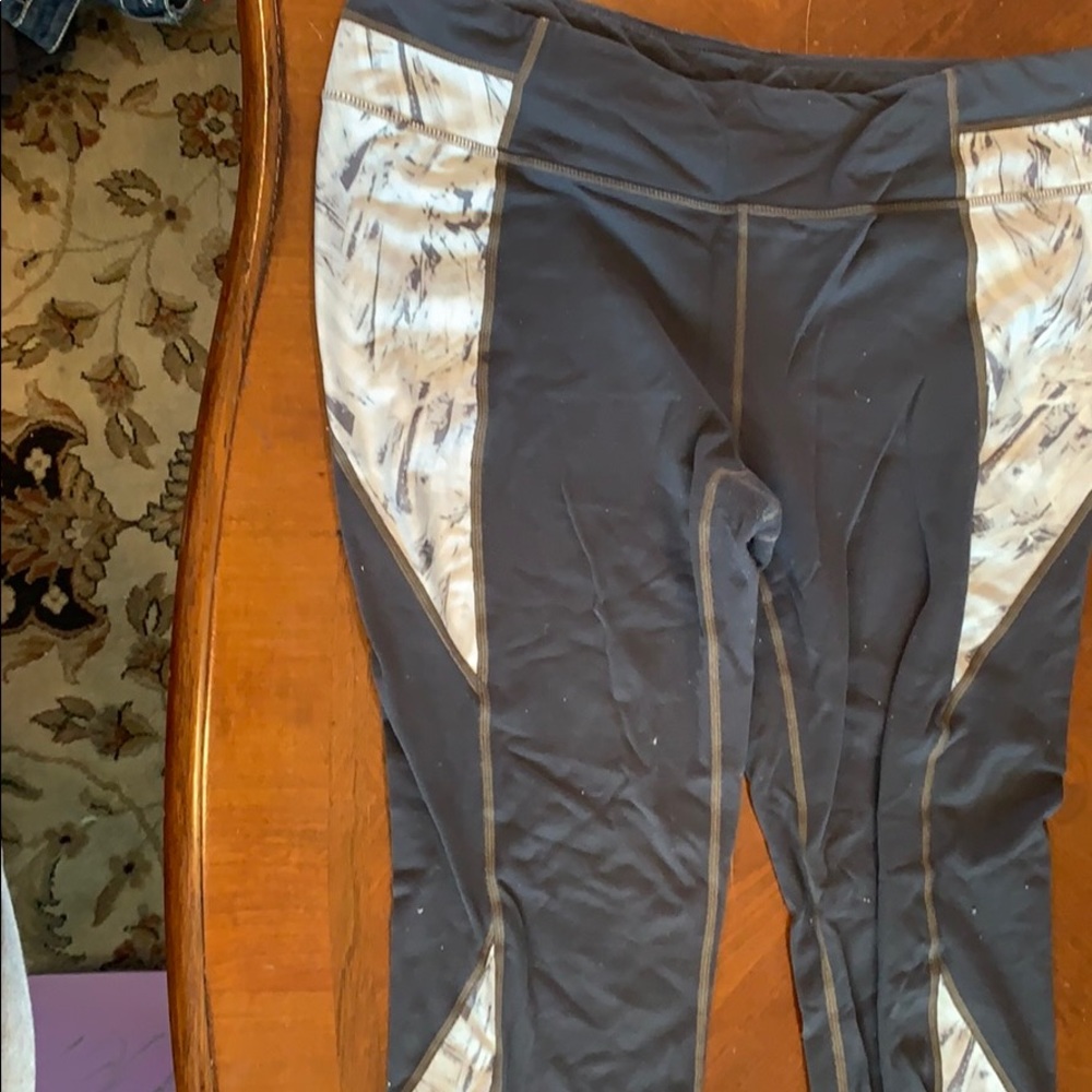 Marbled athleta cropped pants